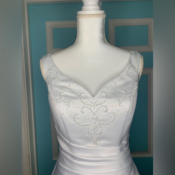 Michaelangelo T8615 Wedding Dress Satin A-line gown White Size 10 - Picture 3 of 11